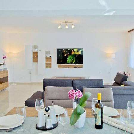Apartment Karolina - Green Oasis Пула Экстерьер фото