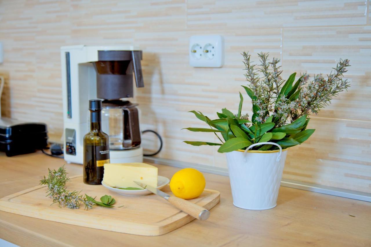 Apartment Karolina - Green Oasis Пула Экстерьер фото